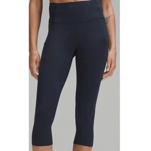 LULULEMON High Rise Fast Free Crop- 19 inch inseam and pockets!